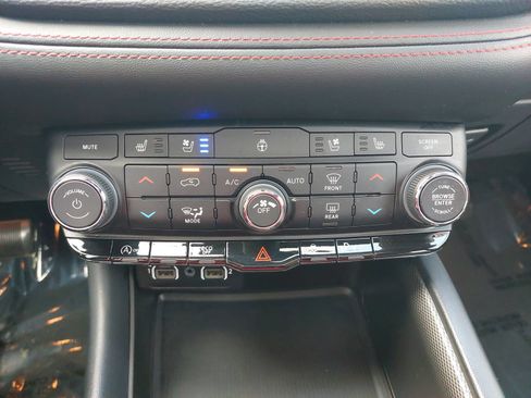 Used 2024 Dodge Durango GT AWD/4WD image 23