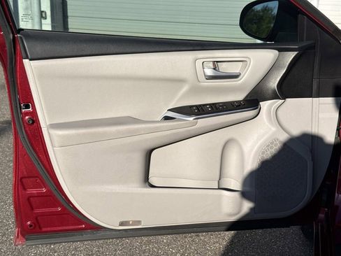Used 2016 Toyota Camry LE image 23