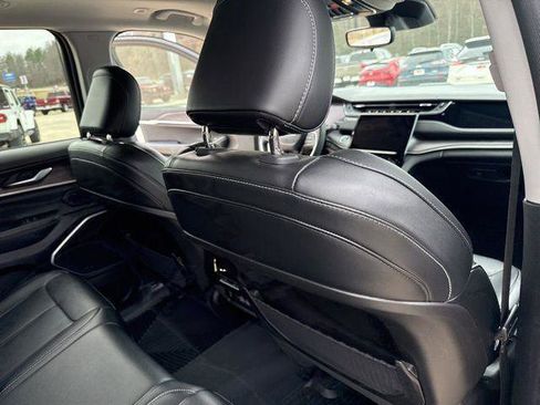 Used 2022 Jeep Grand Cherokee Limited 4xe image 29