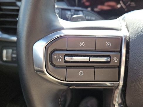 Used 2025 GMC Acadia Elevation FWD image 21