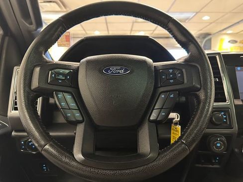 Used 2016 Ford F150 XLT w/ Equipment Group 302A Luxury image 10