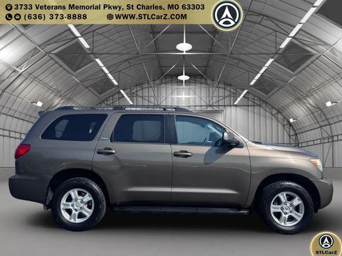 Used 2013 Toyota Sequoia SR5 AWD/4WD image 2