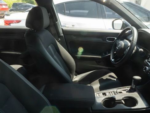 Used 2025 Honda Civic Sport image 4