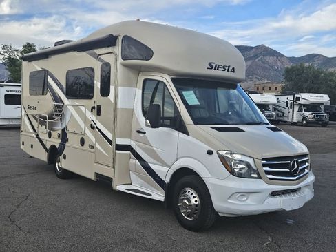 Used 2017 Mercedes-Benz Sprinter 3500 image 2