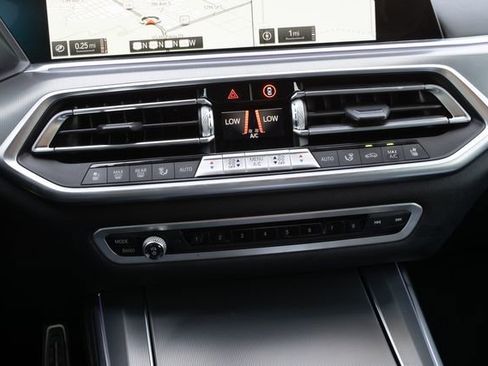 Used 2019 BMW X5 xDrive50i w/ M Sport Package image 34