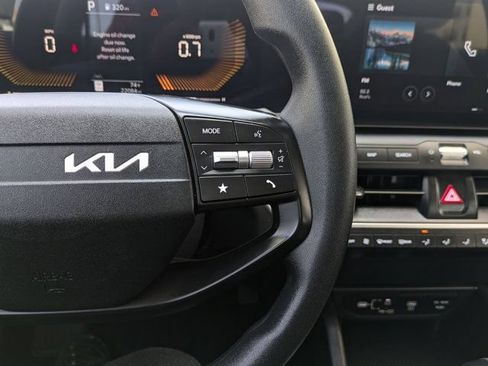 Used 2025 Kia K4 FWD image 25