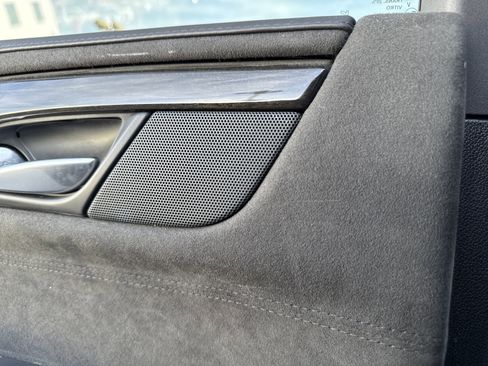 Used 2019 Cadillac Escalade ESV Platinum image 31