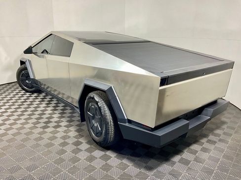 Used 2024 Tesla Cybertruck AWD Crew Cab image 13