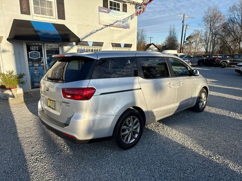 Used 2020 Kia Sedona EX image 5