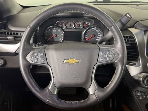 Used 2015 Chevrolet Suburban LTZ RWD image 11