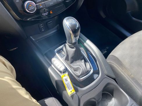 Used 2017 Nissan Rogue Sport SV w/ SV Premium Package image 20