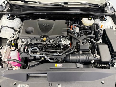 Used 2025 Toyota Camry SE image 21