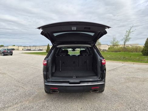 Used 2021 Chevrolet Traverse Premier FWD image 10