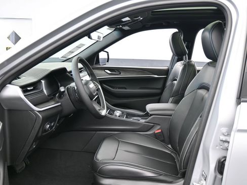 New 2026 Jeep Grand Cherokee Limited w/ Limited Altitude Package RWD image 12