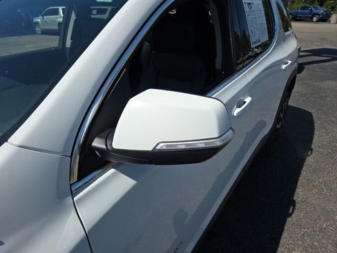 Used 2023 GMC Acadia SLT FWD image 42