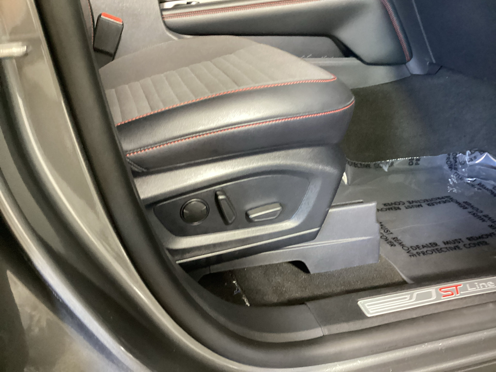 Used 2026 Ford Explorer ST-Line AWD/4WD image 9