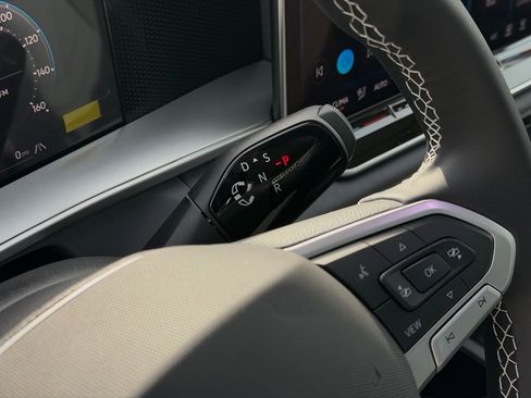 New 2026 Volkswagen Tiguan SE image 23