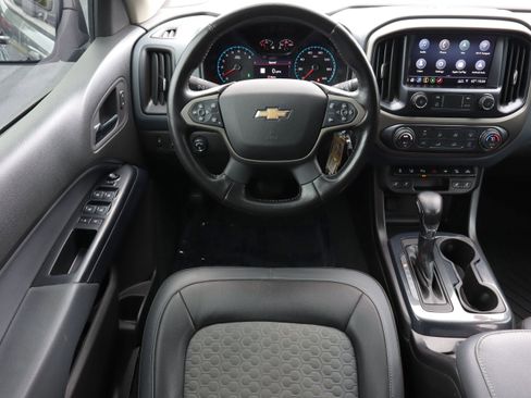 Used 2022 Chevrolet Colorado Z71 w/ Safety Package AWD/4WD image 30