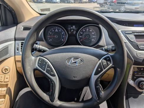 Used 2013 Hyundai Elantra GLS w/ Preferred Pkg FWD image 16