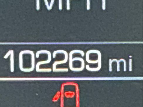 Used 2019 Chevrolet Traverse LT w/ LPO, Blackout Package image 23