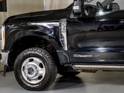Used 2023 Ford F350 Lariat w/ FX4 Off-Road Package AWD/4WD image 12