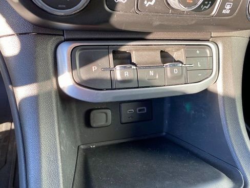 Used 2023 GMC Acadia SLE w/ Driver Convenience Package image 27