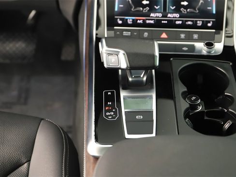 Certified 2023 Audi Q8 Premium Plus image 21