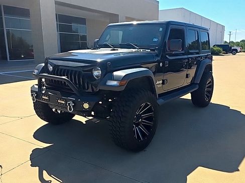 Used 2018 Jeep Wrangler Unlimited Sport S AWD/4WD image 2
