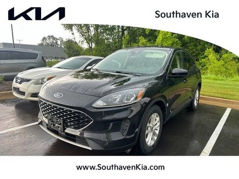 Used 2020 Ford Escape SE FWD image 1