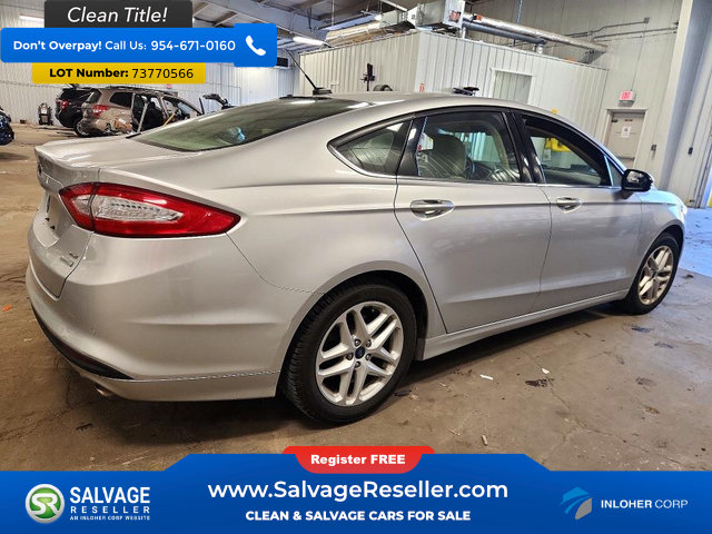 Used 2015 Ford Fusion SE FWD image 4