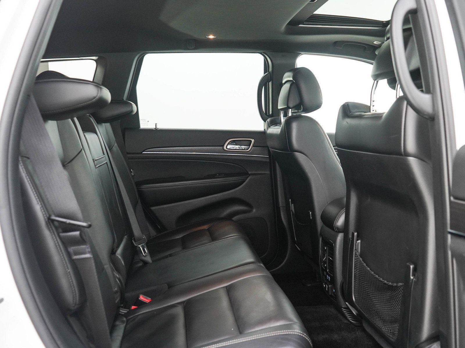 Used 2017 Jeep Grand Cherokee Limited AWD/4WD image 13