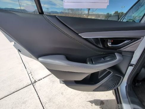 Used 2025 Subaru Outback Onyx Edition image 26