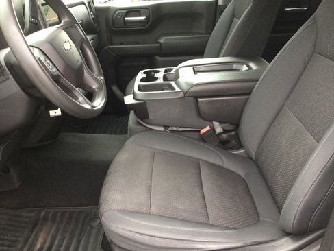 Used 2019 Chevrolet Silverado 1500 Custom w/ Custom Value Package AWD/4WD image 19