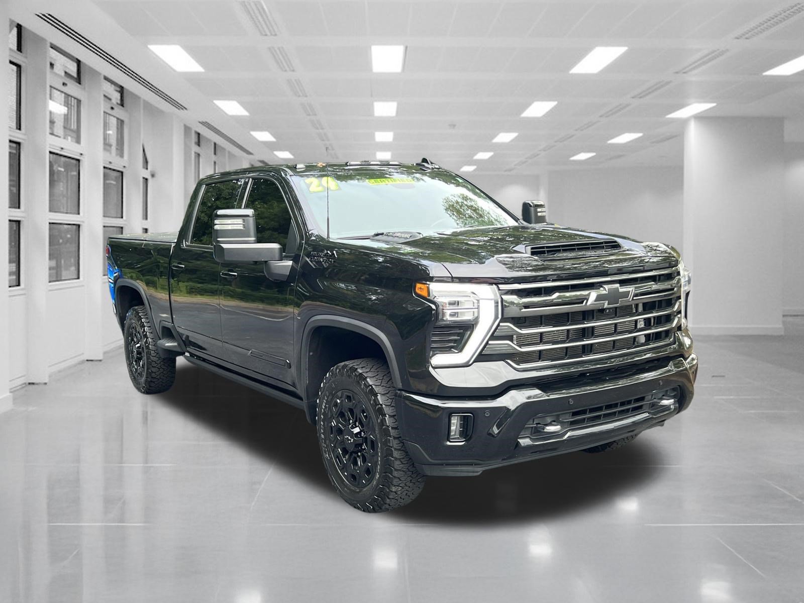 Certified 2024 Chevrolet Silverado 2500 High Country w/ High Country Premium Package AWD/4WD image 3