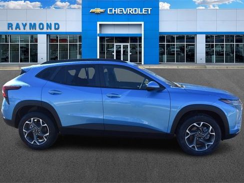 New 2026 Chevrolet Trax LT w/ Driver Confidence Package image 2