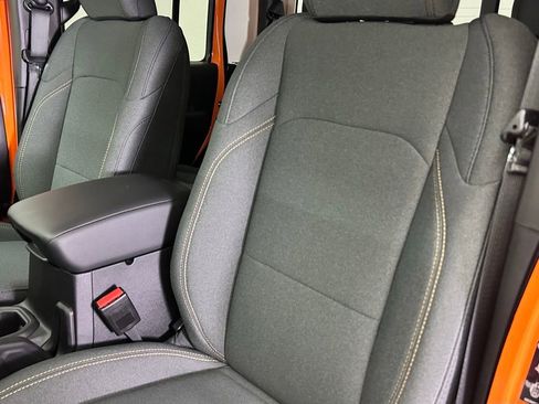 New 2025 Jeep Gladiator Sport image 15