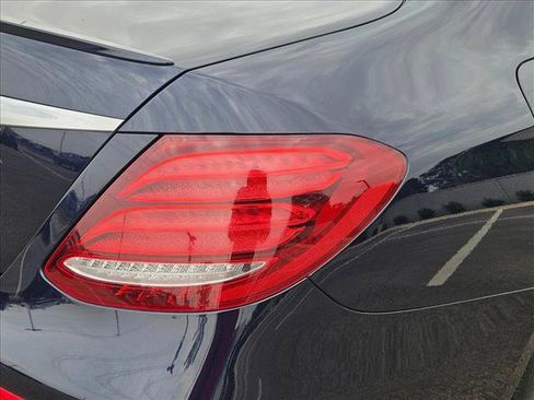Used 2019 Mercedes-Benz E 300 image 6
