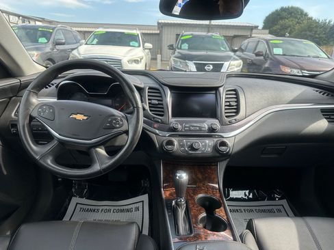 Used 2014 Chevrolet Impala LT w/ Convenience Package FWD image 9