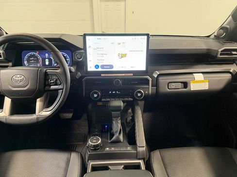 Used 2025 Toyota 4Runner Limited w/ Tow Technology Package image 18