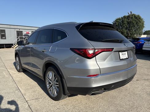 Used 2022 Acura MDX w/ Advance Package AWD/4WD image 3
