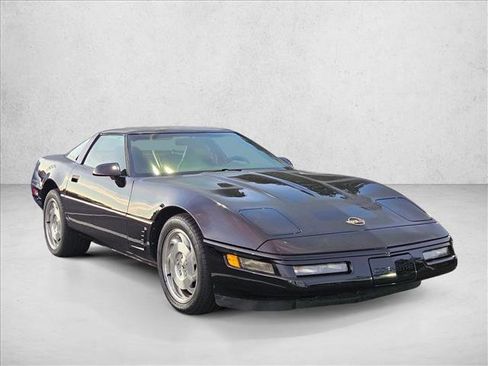 Used 1996 Chevrolet Corvette Coupe RWD image 3