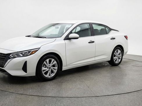 Used 2025 Nissan Sentra S FWD image 3