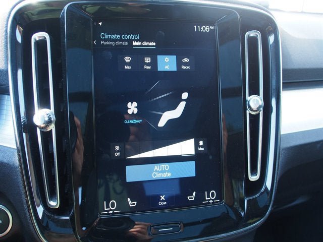Used 2019 Volvo XC40 T5 Momentum AWD/4WD image 30