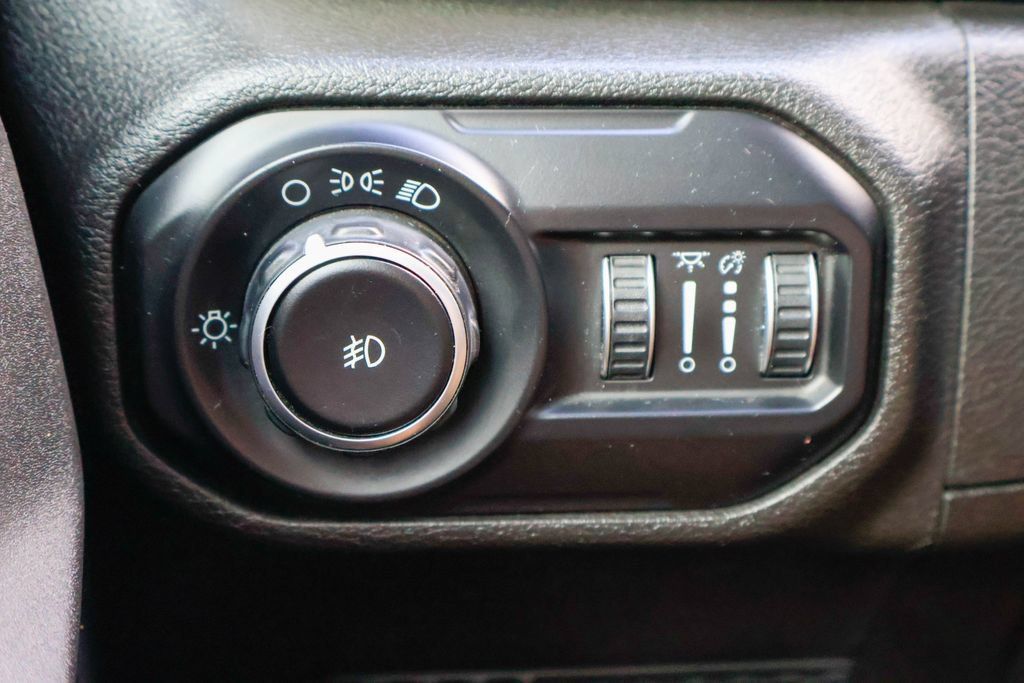 Used 2018 Jeep Wrangler Unlimited Sport AWD/4WD image 19