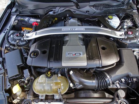 Used 2019 Ford Mustang GT Premium w/ GT Performance Package RWD image 18
