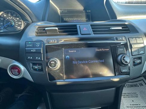 Used 2014 Honda Crosstour EX-L image 12