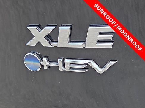 Used 2025 Toyota RAV4 XLE w/ Convenience Package AWD/4WD image 8