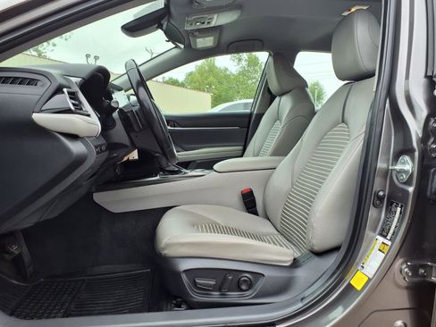 Used 2023 Toyota Camry SE image 15