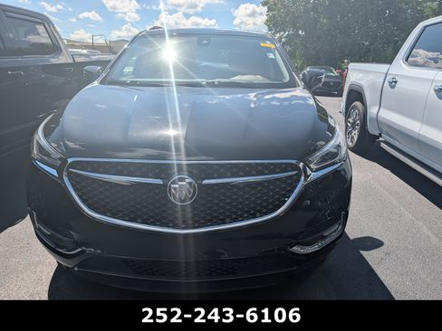 Used 2018 Buick Enclave Avenir w/ Avenir Technology Package FWD image 2