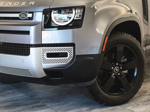 Used 2023 Land Rover Defender 90 S image 37